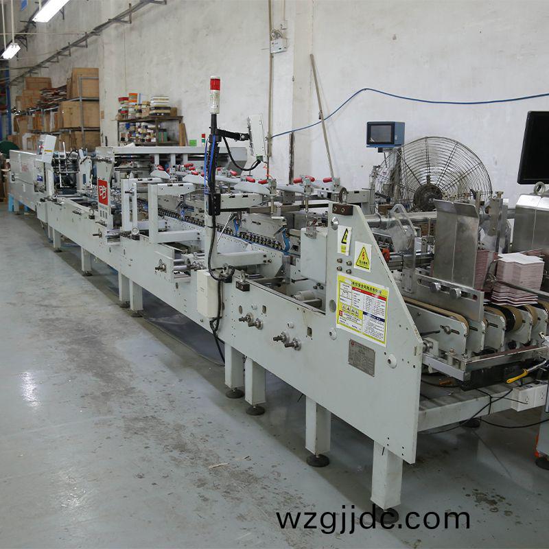 全自(zi)動粘盒機